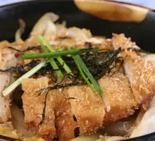 Pickled Cabbage with Pork Cutlet Noodles
