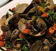 Spicy Stir-Fried Clams