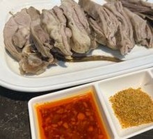 Hand-grabbed Lamb from Tan Sheep