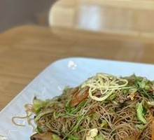 Wenzhou Three-Fresh Stir-Fried Rice Noodles