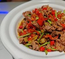 Stir-Fried Beef with Yellow Onion
