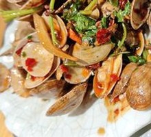 Spicy Stir-Fried Clams