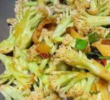 Spicy Stir-Fried Organic Cauliflower