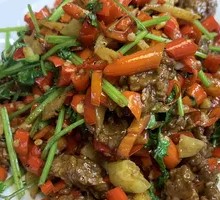 Stir-Fried Beef with Yellow Onion