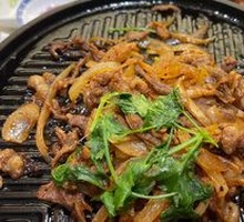 Beijing-style Grilled Meat on Iron Skillet
