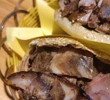 Signature Steamed Bun with Pork Belly