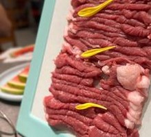 Fresh-cut Lamb Shoulder