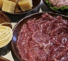 Sliced Beef with Green and Red Peppers