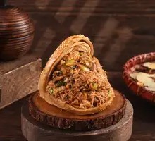 Braised Pork in Flatbread