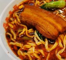 Jinlaisun Stewed Meat Noodles