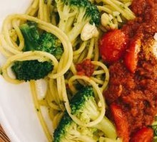 Traditional Basil Red Sauce Pasta