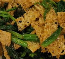 Spinach with Wheat Gluten Noodles
