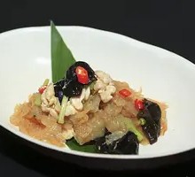 Crispy Jellyfish Head with Autumn Mushrooms
