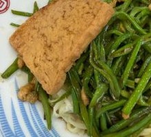 Braised Lentils with Shredded Pork Noodles