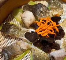 Steam-cooked boneless crucian carp