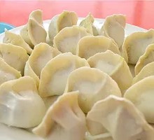 Sour Cabbage with Pork Cracklings