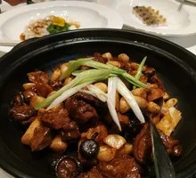 Braised Lamb with Herbal Nourishment