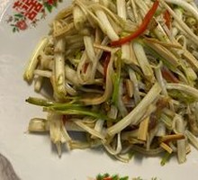 Stir-fried celery sprouts with salted pork strips