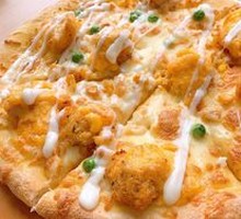 Golden Salted Egg Yolk Chicken Pizza