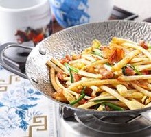 Spicy Stir-Fried Peanut Sprouts