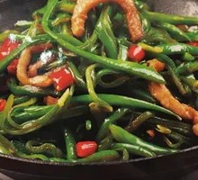 Stir-fried Split Pea Noodles with Shredded Pork