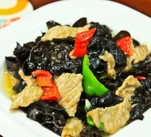 Wood Ear Mushroom and Pork Rice Bowl