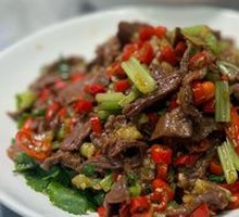Stir-Fried Beef with Yellow Onion