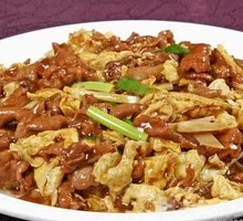 Sour Stir-Fried Egg with Wood Ear Mushrooms