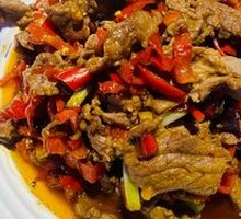 Xiang-Style Stir-Fried Beef with Green Peppers