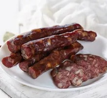 Vacuum-packed dried sausage