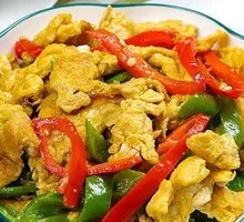 Stir-Fried Eggs with Green Peppers