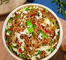 Egg Noodles with Bell Peppers