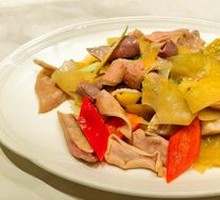 Stir-fried Pig's Tripe with Pickled Vegetables