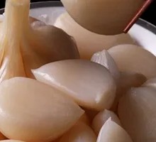 Sweet Pickled Garlic