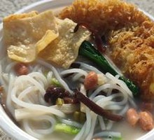 Fried Egg Snail Noodles