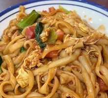 Tomato and Egg Fried Noodles
