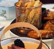 Grilled Chicken Wings with Chili Sauce and American Fries