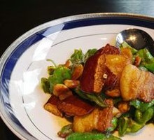 Five-City Tofu Stir-Fried with Black Pork