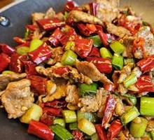 Stir-Fried Beef with Yellow Onion