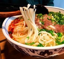 Beef Bone Soup Noodles with Large Beef Pieces