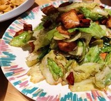 Nang Stir-Fried Cabbage