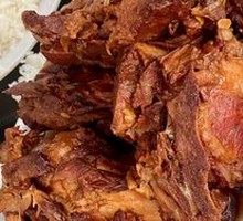 Braised Pork Bones in Iron Pot with Sauce