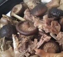 Chicken Stewed with Mushrooms