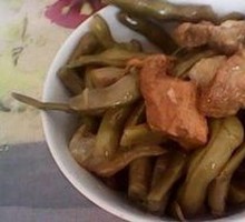 Stewed meat with green beans and corn cakes
