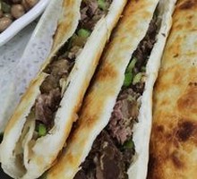 Braised Pig's Blood with Donkey Meat in Flatbread