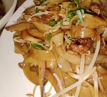 Stir-Fried Beef Rice Noodles