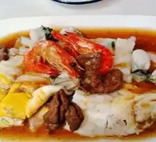 Lean Pork Lo Mein with Egg Roll