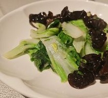 Braised Baby Bok Choy with Wood Ear Mushrooms