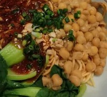 Spicy Pork Sauce Noodles with Peas