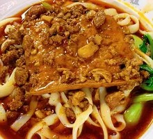Braised Pork Noodles with Hand-cut Style